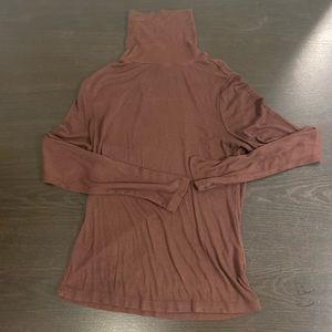 Womens Dynamite maroon turtleneck size medium